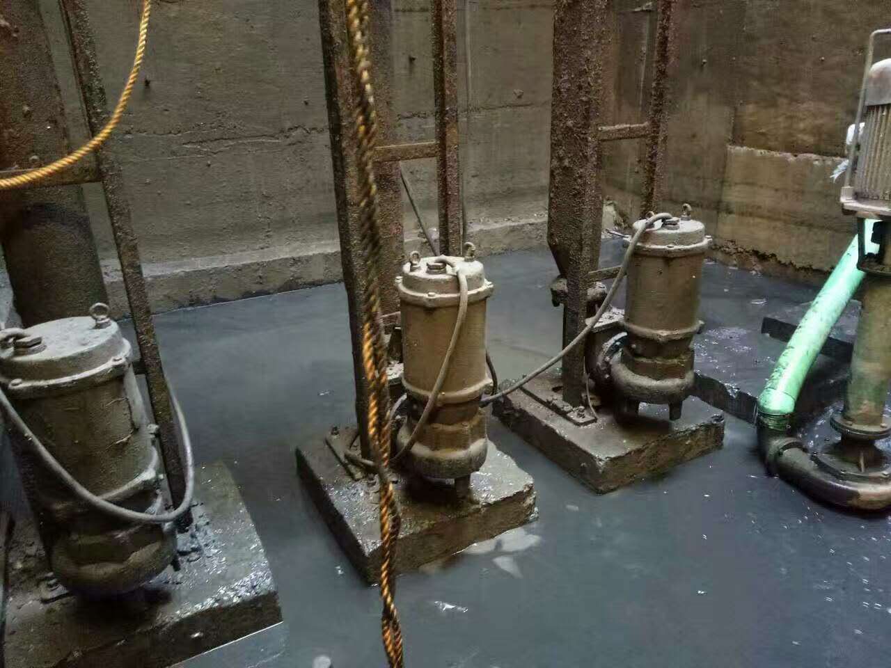 清河污水池清理